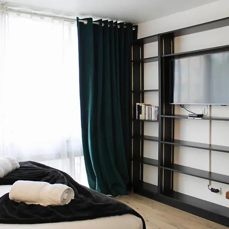 Comfortable Facing Porte De Versailles Appartamento